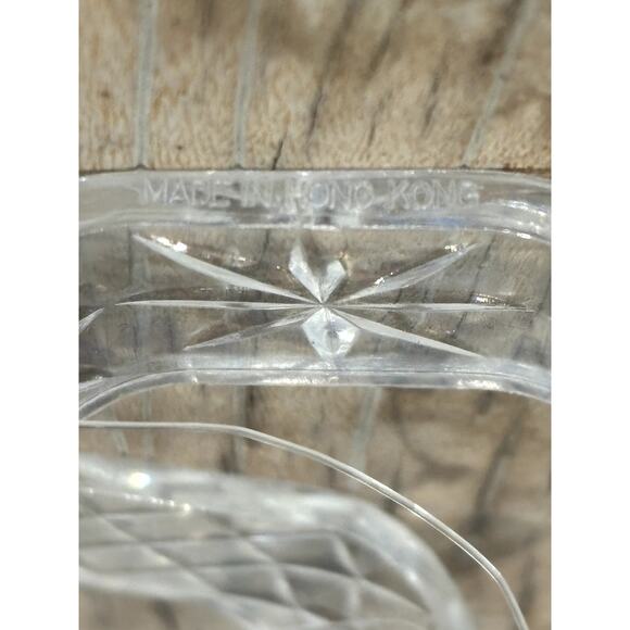 Vintage Clear Acrylic Napkin Rings – Set of 8 Made in Hong Kong - Picture 6 of 6
